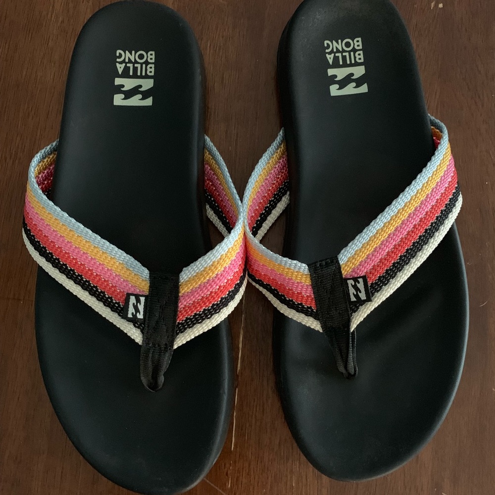 Near perfect condition Billabong flips. 🏝
